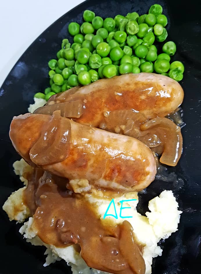 BANGERS AND MASH (SAUSAGE WITH ONION GRAVY) Your Recipe Blog
