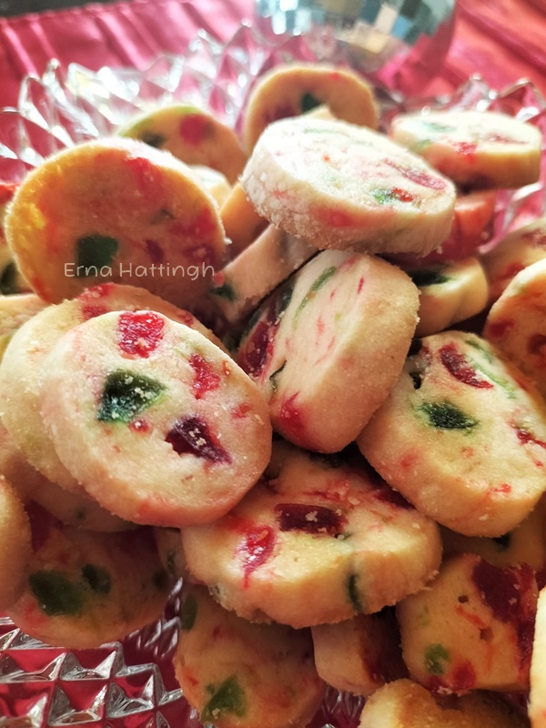 CHERRY CHRISTMAS SLICES - Your Recipe Blog